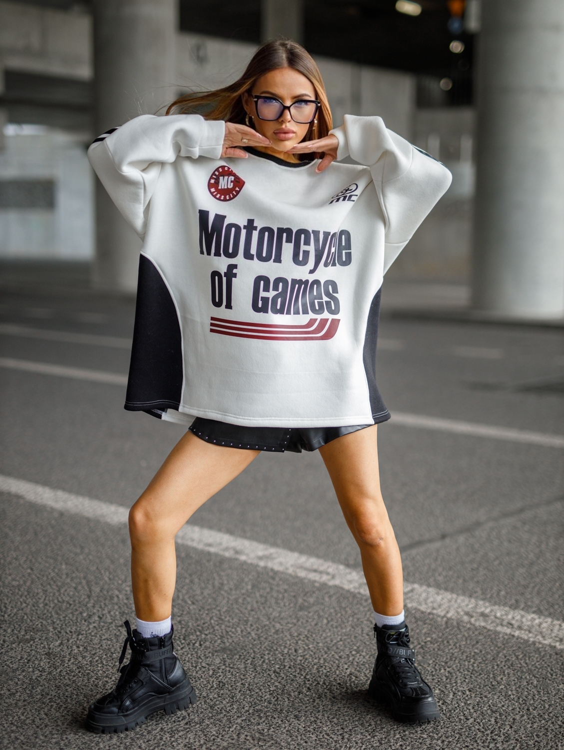 BLUZA OVERSIZE MOTORS – WHITE/ BLACK - obrazek 5