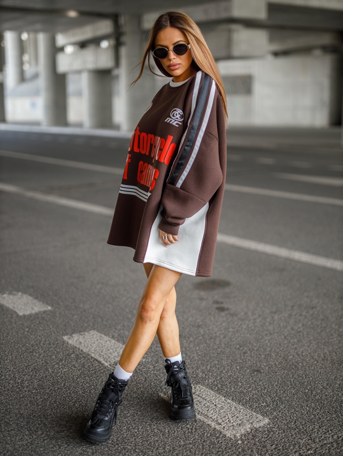 BLUZA OVERSIZE MOTORS – CHOCOLATE - obrazek 5