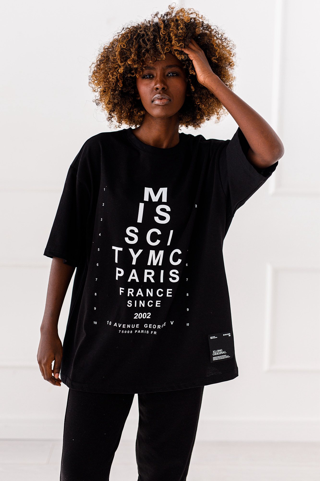T-shirt OVESIZE MISS CITY BLACK - obrazek 3