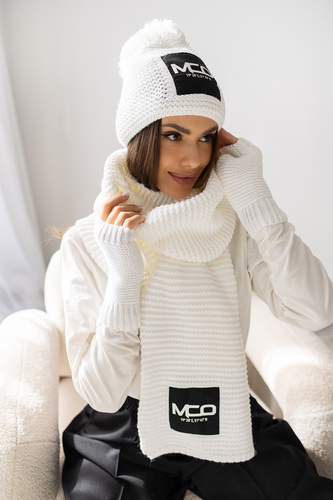 KOMPLET CZAPKA +SZALIK + RĘKAWICE WHITE