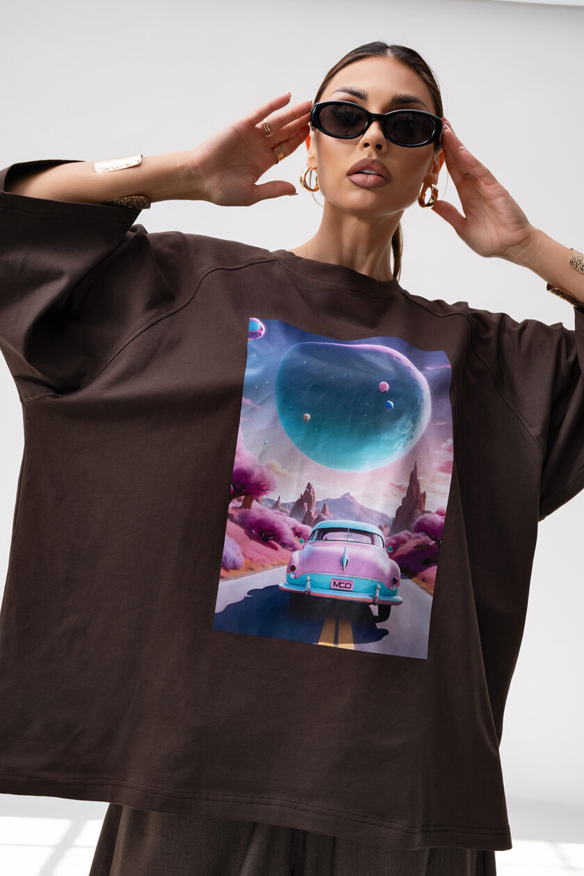 T-Shirt OVERSIZE CAR CHOCOLATE - obrazek 2